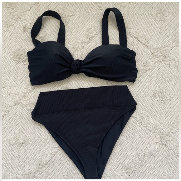 New Beach Riot Bikini Set - Picture 5 of 5